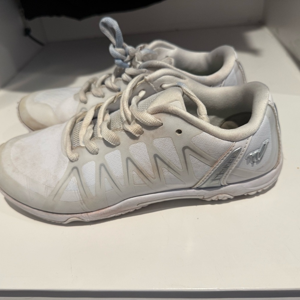 Cheer Shoes - varsity dbl edge 2